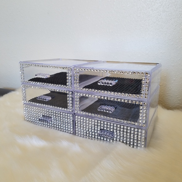 Makeup Storage - Picture 2 of 3